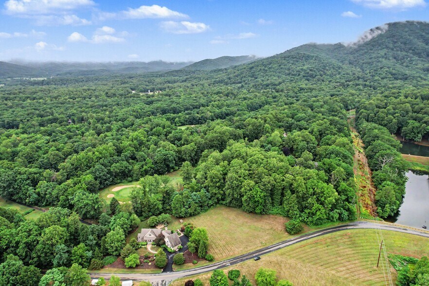 More Photos Of 390 Saddleback Knl, Nellysford Specialty For Sale
