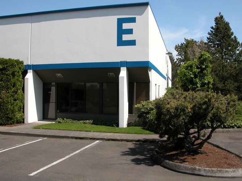 More Photos Of 8825 SE Jannsen Rd, Clackamas Unknown For Lease