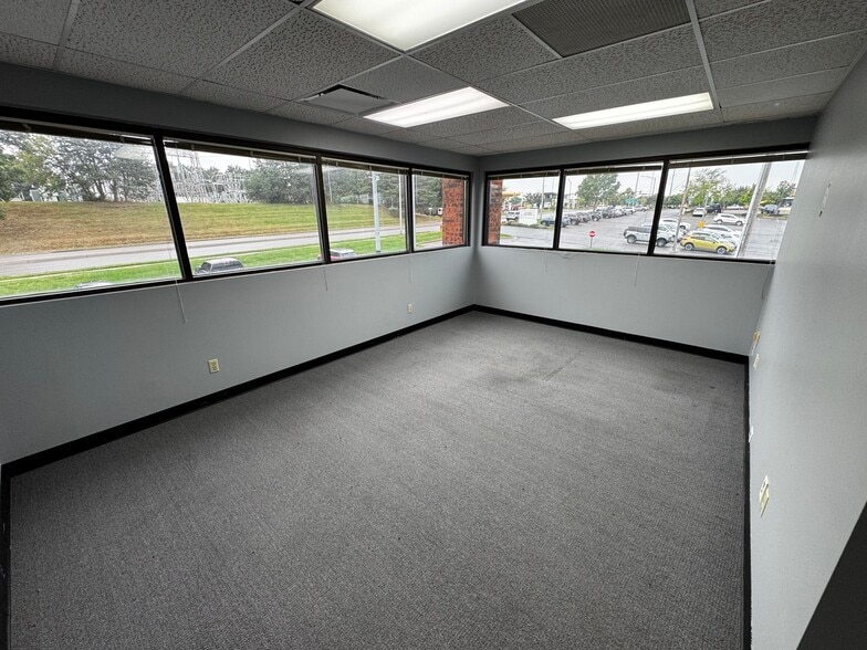 More Photos Of 10300 W 103rd St, Overland Park Office For Sale