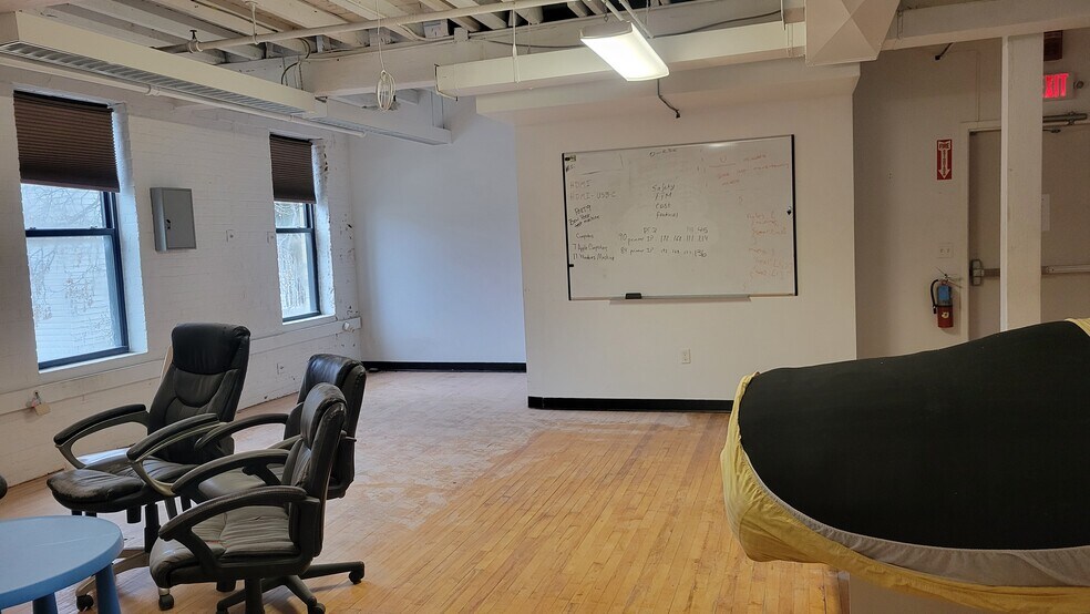 More Photos Of 90 Hamilton St, Cambridge Office For Sale