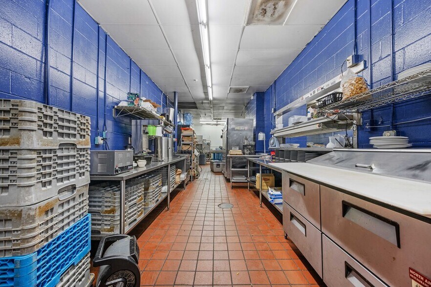 More Photos Of 1405 Gornto Rd, Valdosta Restaurant For Sale