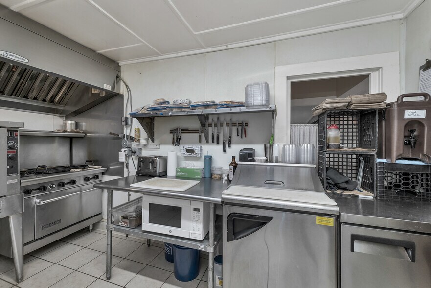 More Photos Of 136 Daniel Webster Hwy, Meredith General Retail For Sale