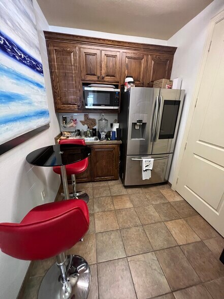 More Photos Of 2800 William D Tate Ave, Grapevine Medical For Lease