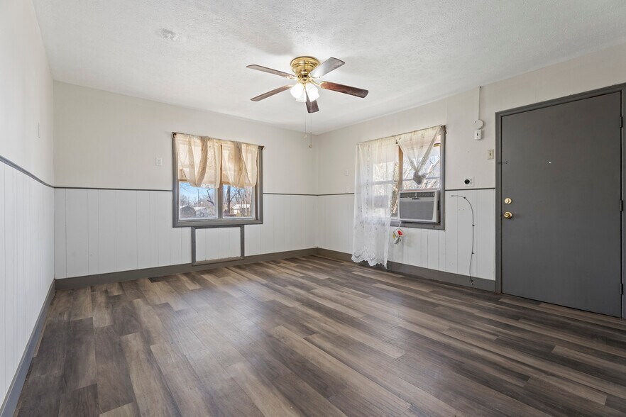 More Photos Of 300 Range St, Marshall Multifamily For Sale