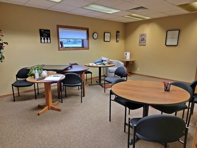 More Photos Of 1905 S Central Ave, Marshfield Office For Lease