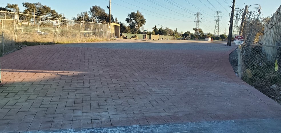 More Photos Of 800 Walnut St, San Bruno Land For Lease