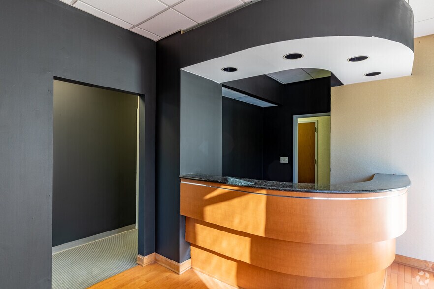 More Photos Of 4898 S Old Peachtree Rd, Peachtree Corners Office For Sale