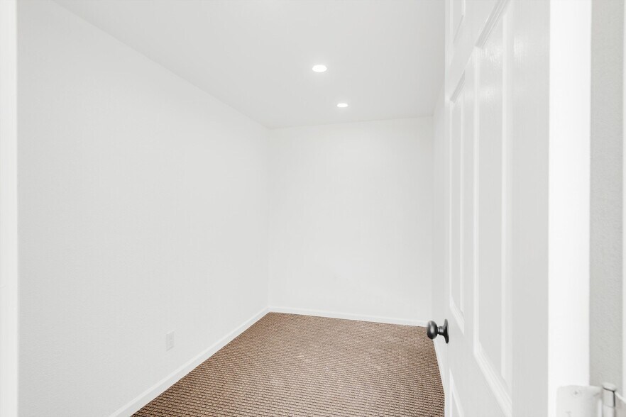 More Photos Of 2880 W 92nd Ave, Federal Heights Office Residential For Sale