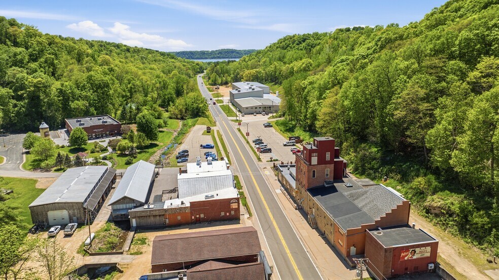 More Photos Of 196 S Main St, Potosi General Retail For Sale