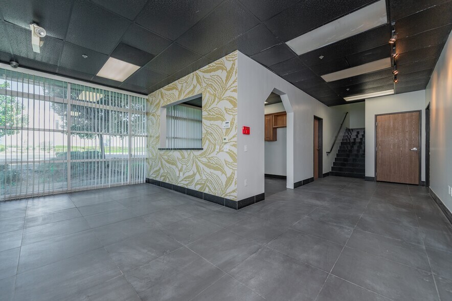 More Photos Of 9201 Charles Smith St, Rancho Cucamonga Warehouse For Lease