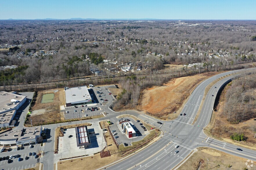 More Photos Of 5696 W Gate City Blvd, Greensboro Supermarket For Lease