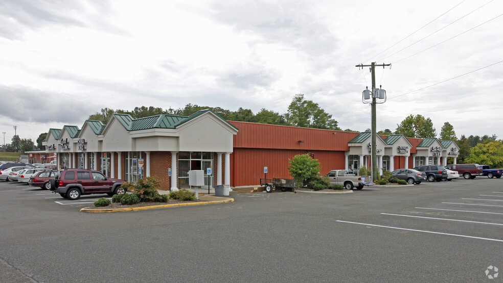 More Photos Of 1940 Sandy Hook Rd, Goochland Unknown For Lease