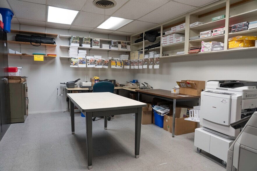 More Photos Of 300 Lake Air dr, Waco Office For Sale