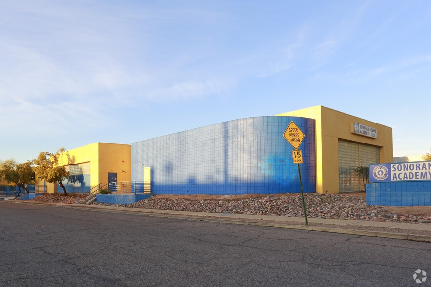 More Photos Of 6880 E Broadway Blvd, Tucson Schools For Sale