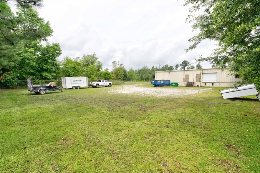 More Photos Of 475 Industrial Dr, Lexington Showroom For Sale