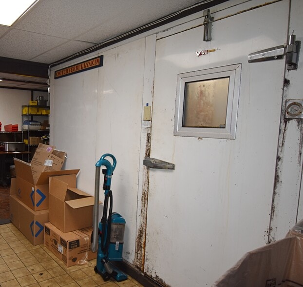 More Photos Of 911 South St, Jesup Restaurant For Sale