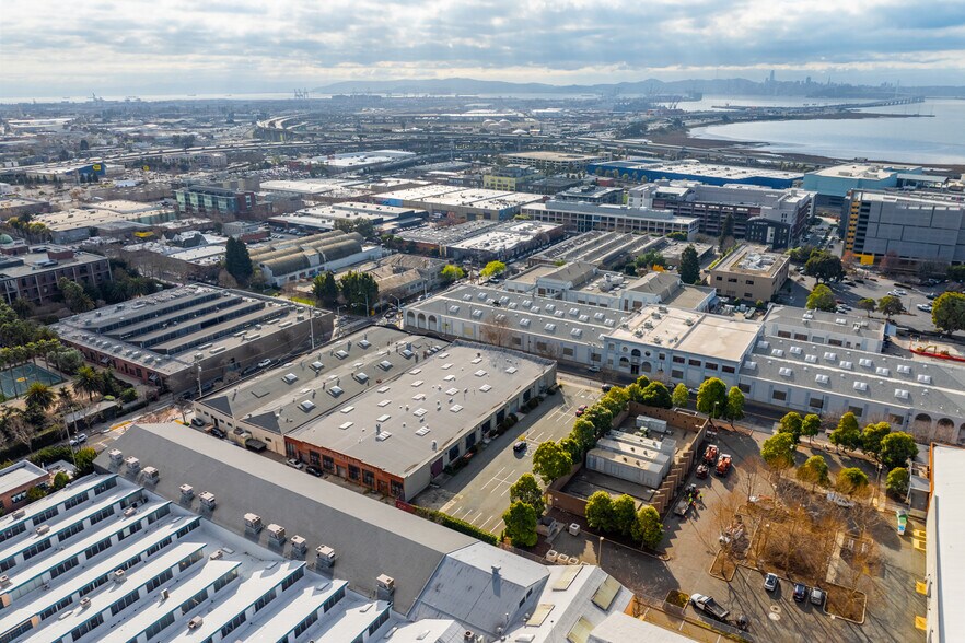 More Photos Of 4512-4514 Hollis St, Emeryville Warehouse For Lease