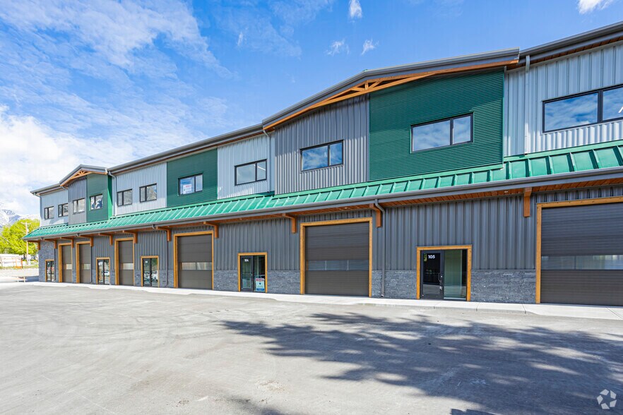 More Photos Of 100 Alpine Mdws, Canmore Light Distribution For Lease