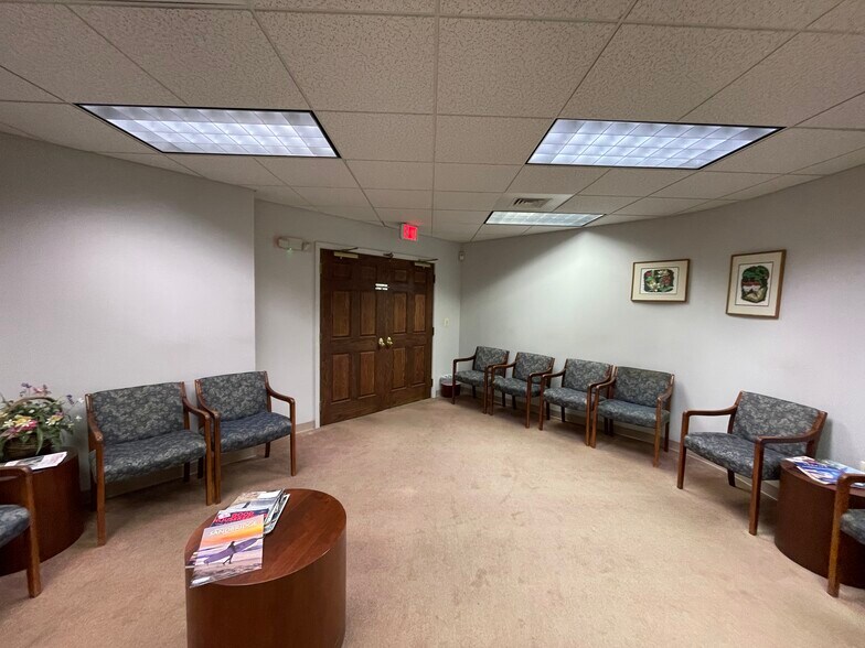 More Photos Of 11340 Pembrooke Sq, Waldorf Medical For Sale