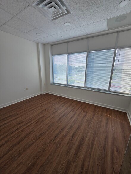 More Photos Of 14631 Lee Hwy, Centreville Medical For Lease