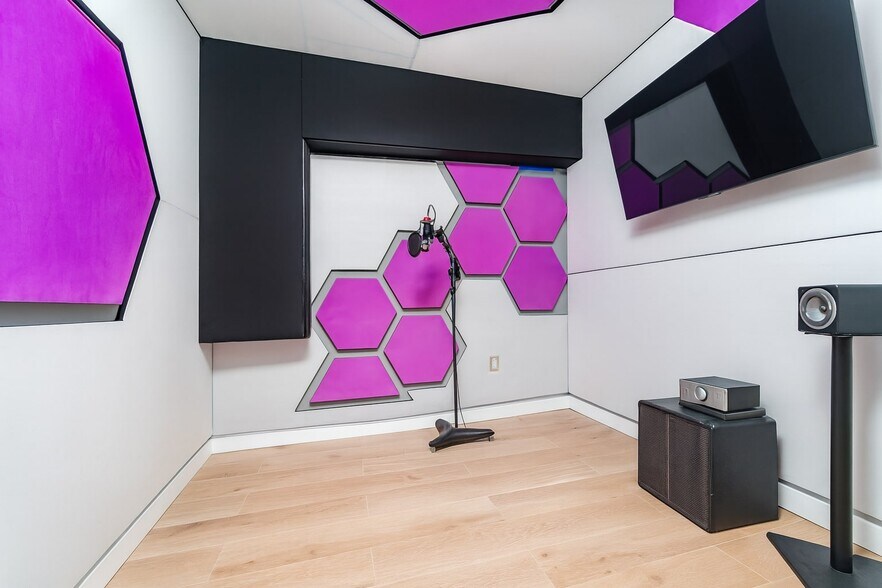 More Photos Of 7025 NW 7th Ave, Miami Research And Development For Lease