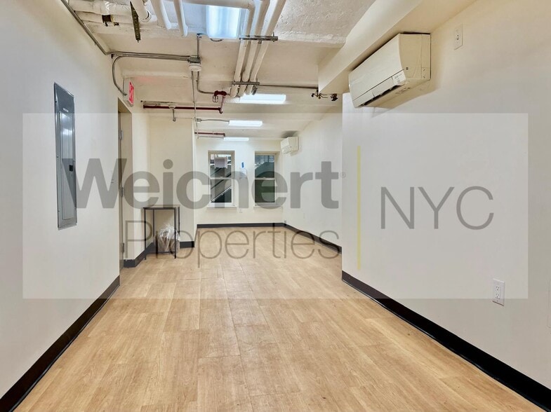 More Photos Of 165 W 80th St, New York Apartments For Lease