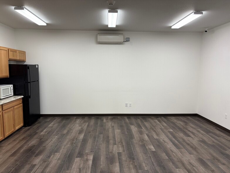 More Photos Of 2504 Manufacturing Ln, Richland Industrial For Lease