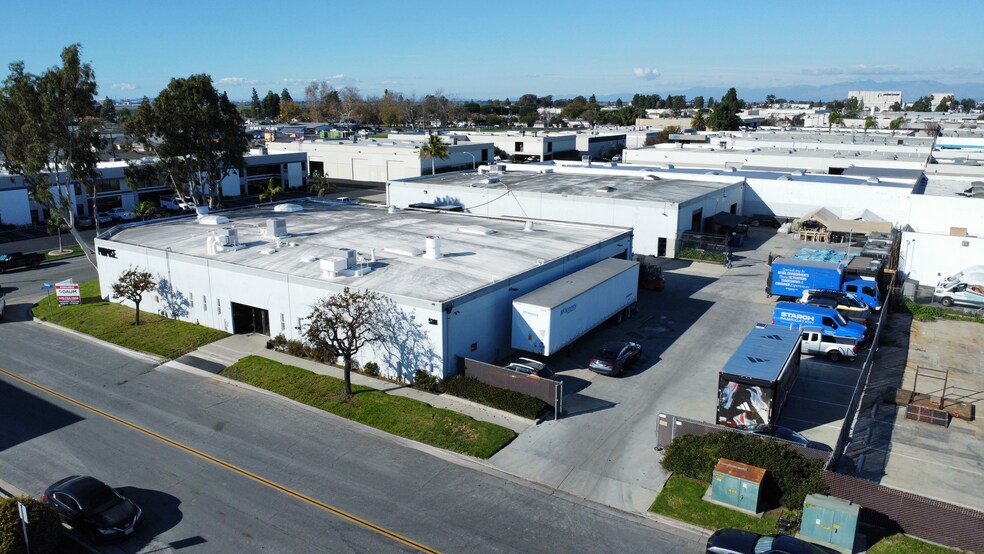 More Photos Of 5281 Research Dr, Huntington Beach Manufacturing For Lease