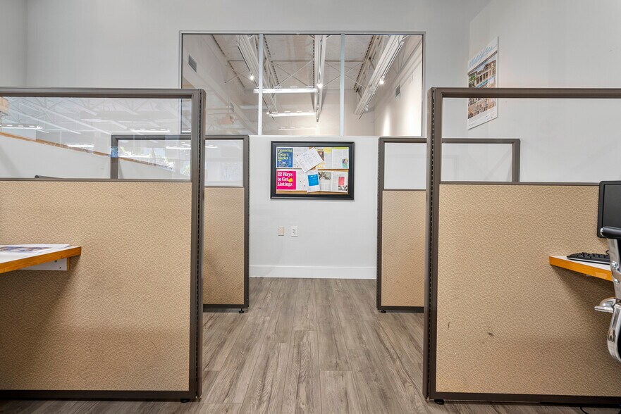 More Photos Of 2404 Hollywood Blvd, Hollywood Loft Creative Space For Lease