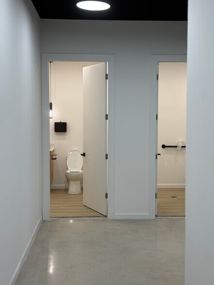 More Photos Of 1545 N Park Dr, Weston Office For Lease