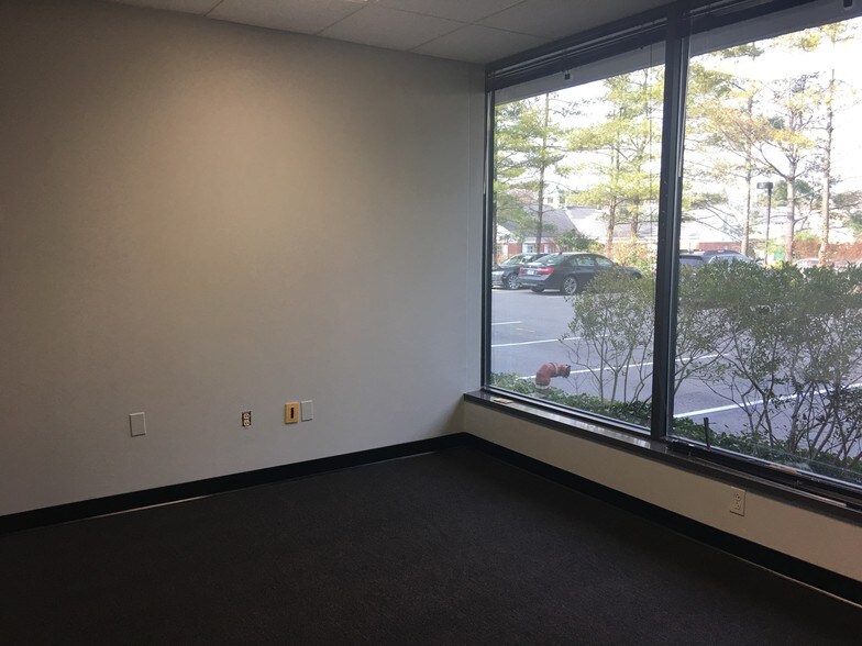 More Photos Of 90 Grove St, Ridgefield Medical For Lease
