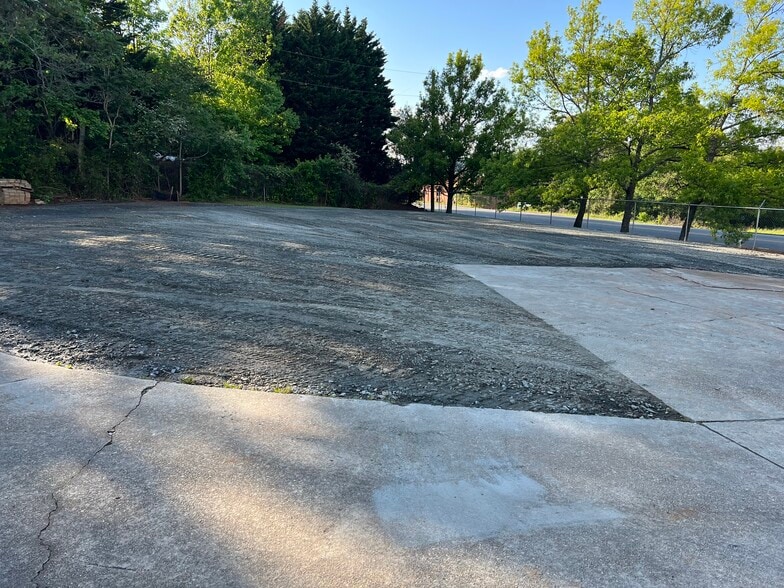 More Photos Of 1675 NW Old 41 Hwy, Marietta Service For Lease