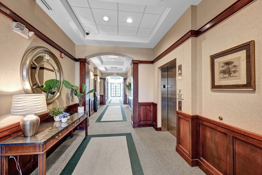 More Photos Of 204 Muirs Chapel Rd, Greensboro Office For Lease