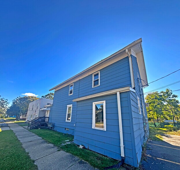 More Photos Of 301 S Ottawa St, Joliet Apartments For Sale