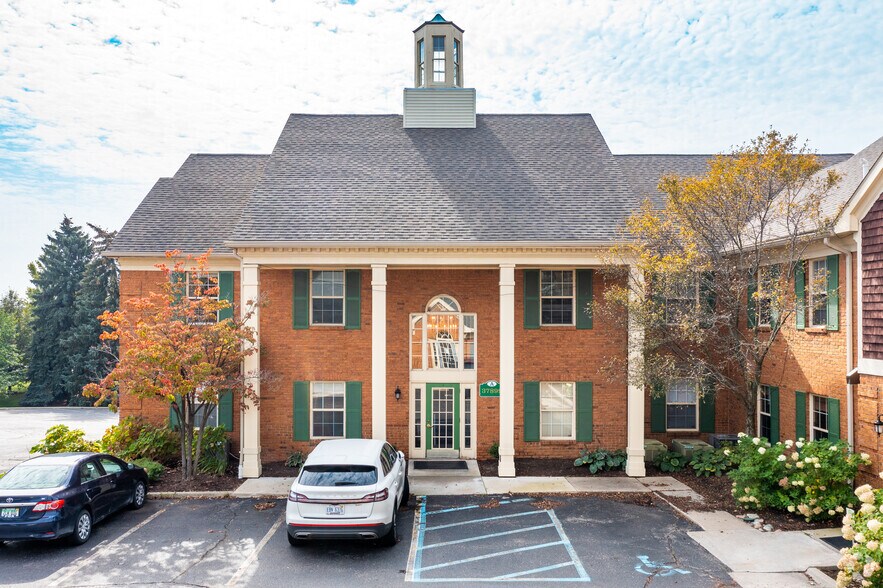 More Photos Of 37899 W 12 Mile Rd, Farmington Hills Office For Lease