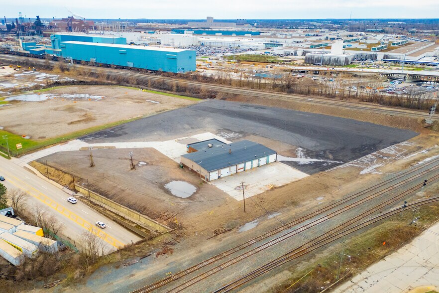 More Photos Of 3969 Wyoming St, Dearborn Truck Terminal For Lease