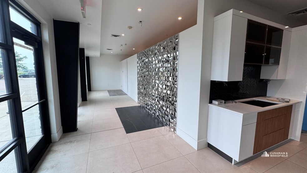 More Photos Of 5000 Goodman St, Timnath Showroom For Sale