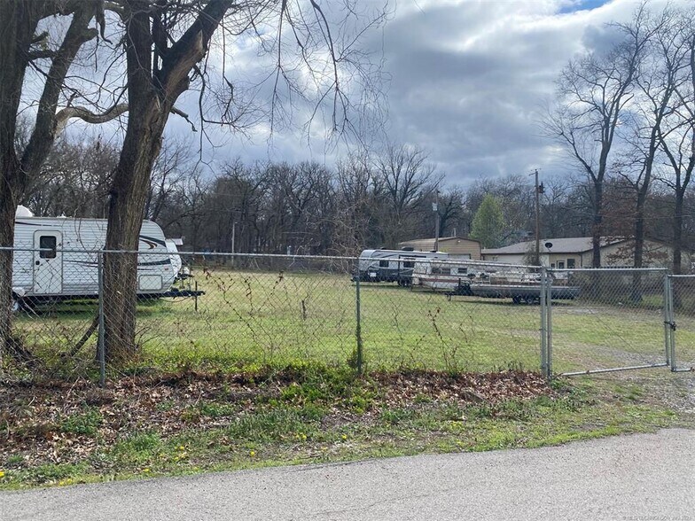 More Photos Of 68315 S 320 Rd, Wagoner Convenience Store For Sale