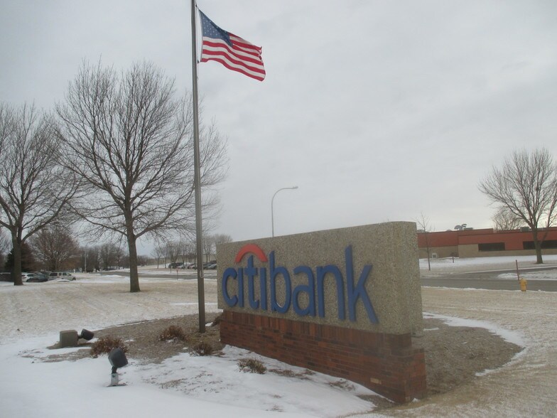 More Photos Of 705 E 60th St N, Sioux Falls Office For Sale