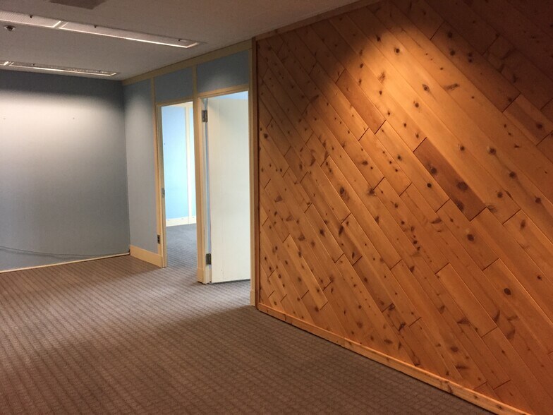 More Photos Of 104 S Wolcott St, Casper Office For Lease
