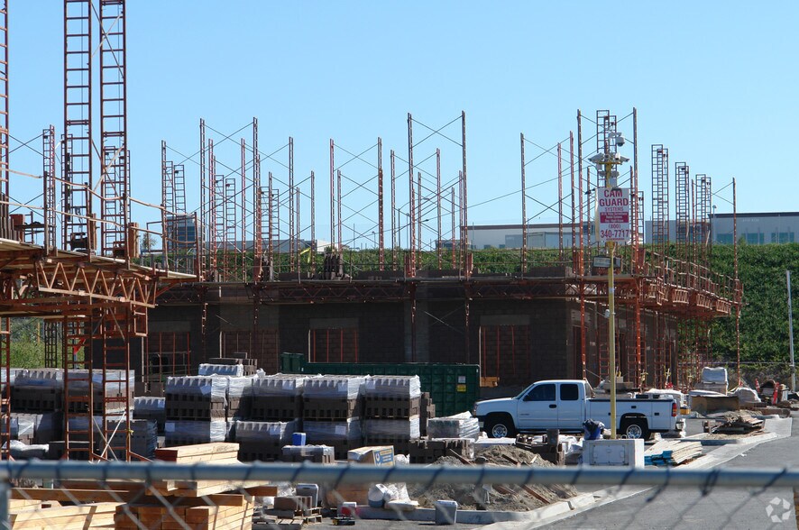 More Photos Of 2540-2546 Gateway Rd, Carlsbad Unknown For Lease