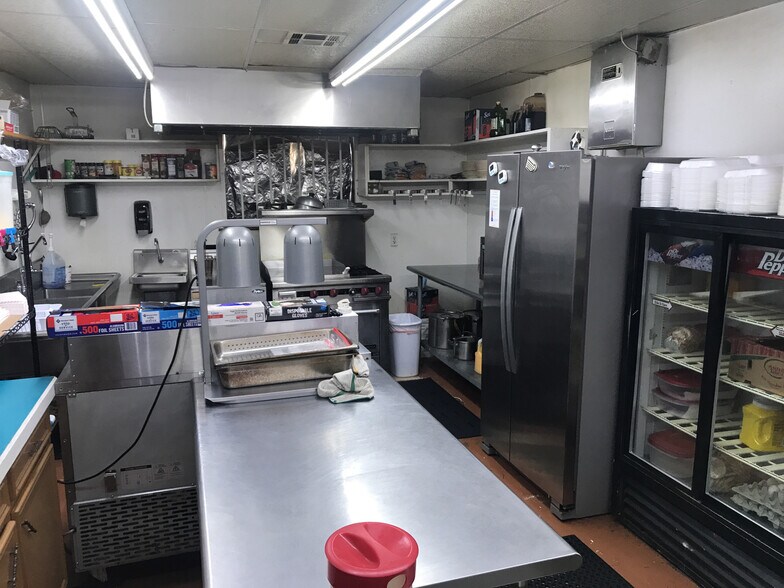 More Photos Of 18698 FM 1751, Bronson Freestanding For Sale