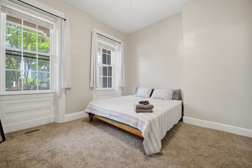 More Photos Of 367 Middle St, Portsmouth Apartments For Sale