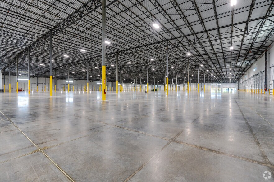 More Photos Of 1151 Heritage Pky, Mansfield Unknown For Lease