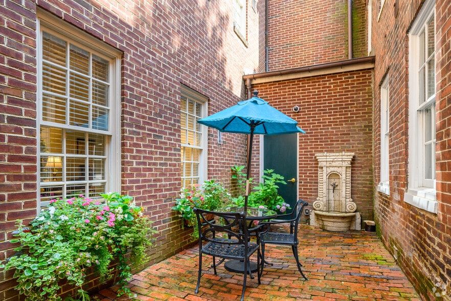 More Photos Of 600 Cameron St, Alexandria Office For Lease