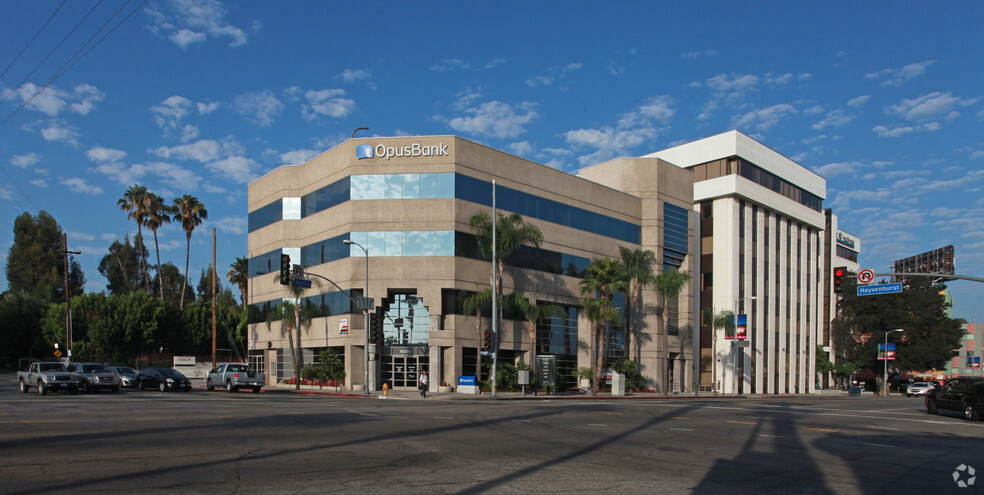 Primary Photo Of 16500 Ventura Blvd, Encino Medical For Lease