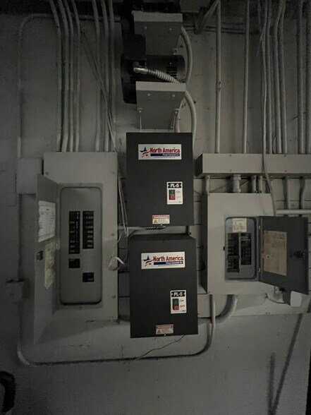 More Photos Of 1917 N Dixie Hwy, West Palm Beach General Retail For Sale