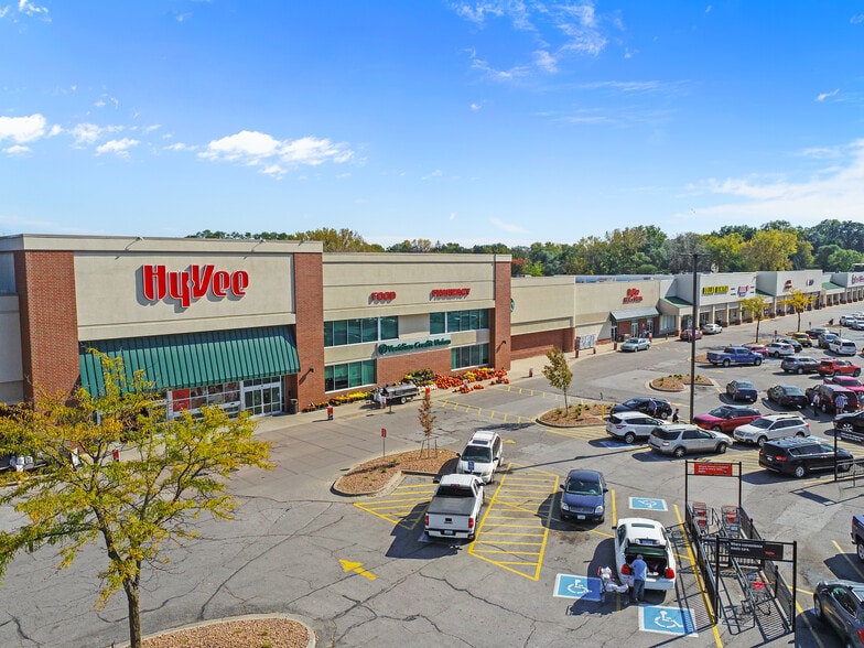 Primary Photo Of 3405-3411 SE 14th St, Des Moines General Retail For Lease