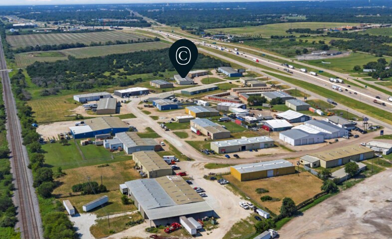 More Photos Of 162-166 S McLennan Loop, Elm Mott Warehouse For Lease