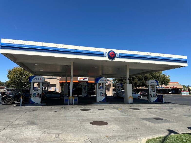 More Photos Of 2540 Esplanade, Chico Storefront For Sale